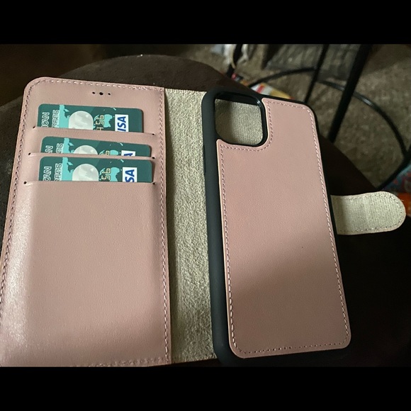 Genuine Leather iPhone 11 Pro Phone case - Picture 2 of 5